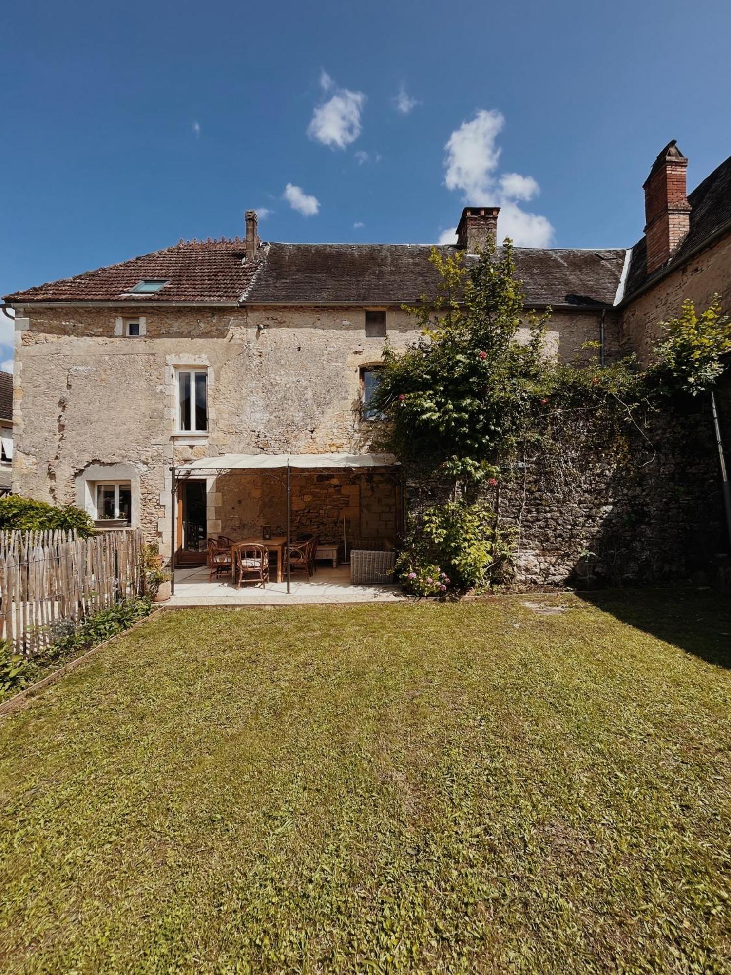 Joli Gite Pour 5 Personnes : Chez Cherrie Saint-Julien-de-Lampon Exteriör bild
